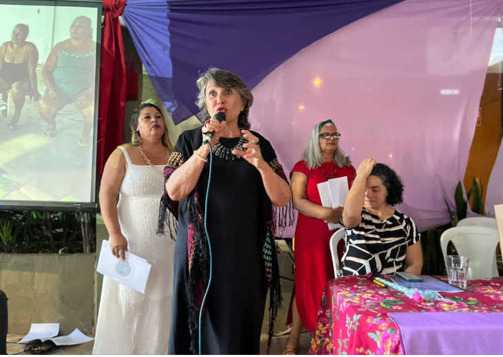 Mulheres constroem futuro coletivo: ato político-cultural marca formatura de laboratório feminista